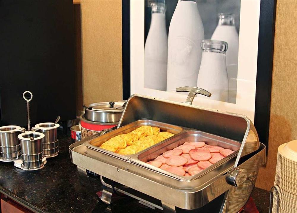 Hampton Inn & Suites Hopkinsville Restoran gambar